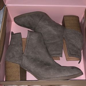 Tuape suede bootie
